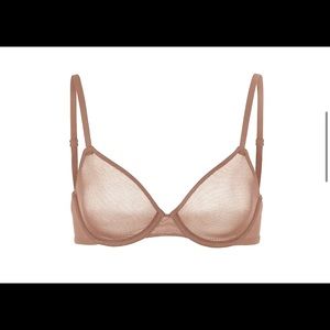 NWT | SKIMS underwire mesh bra 32C